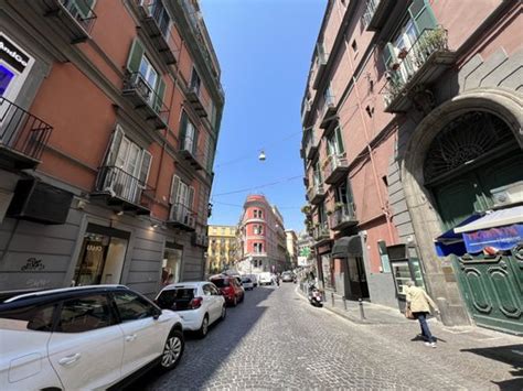 gucci napoli via calabritto orari|Napoli .